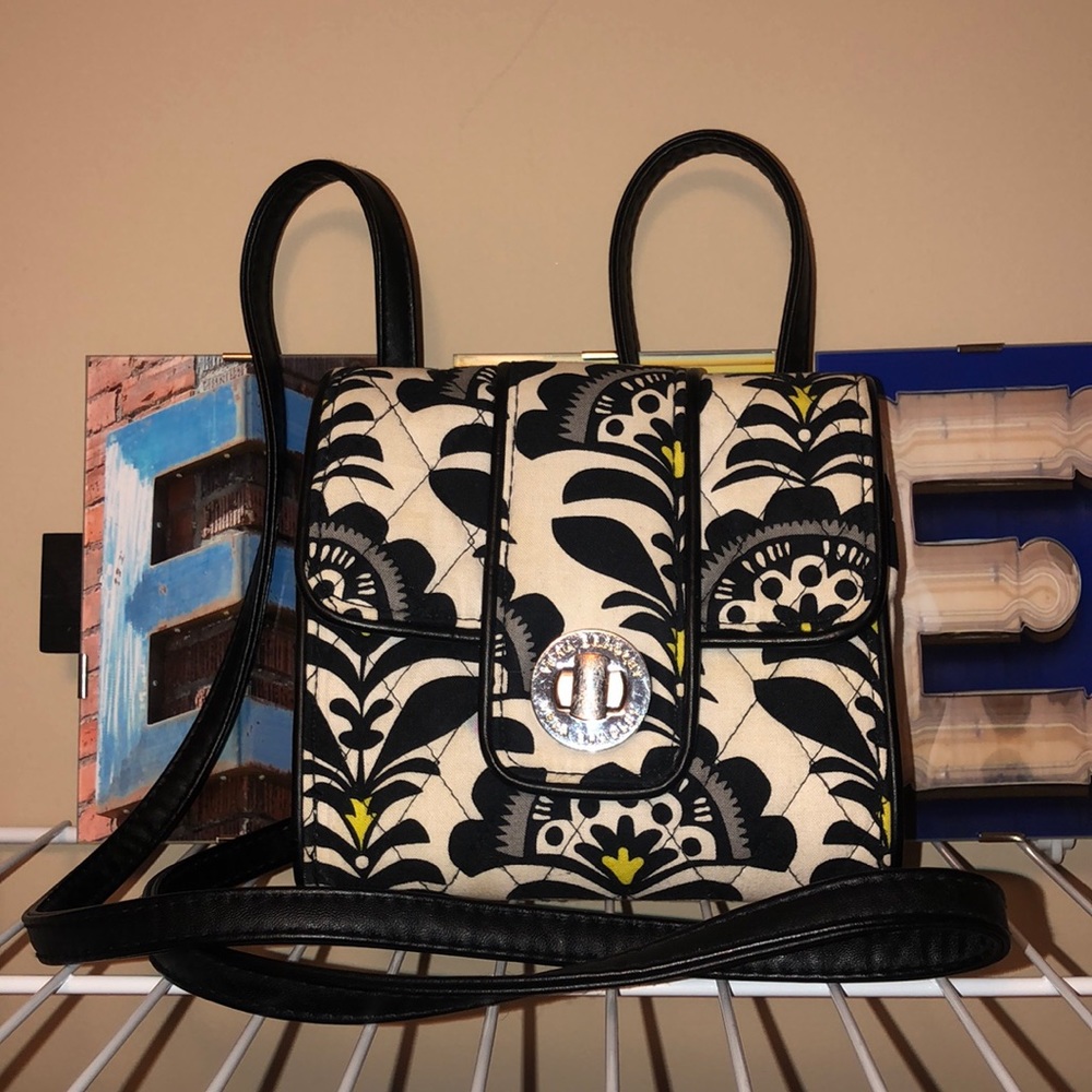 Very Bradley medium crossbody bag